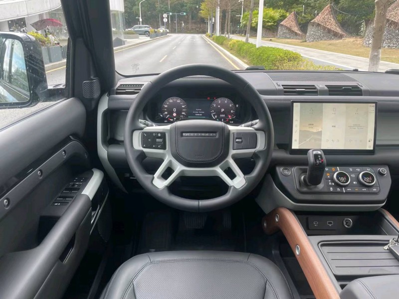 珠海23年路虎卫士3