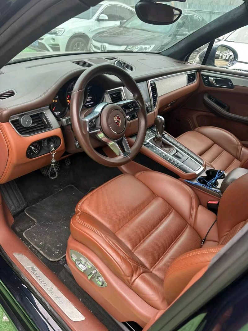 珠海17年保时捷Macan4