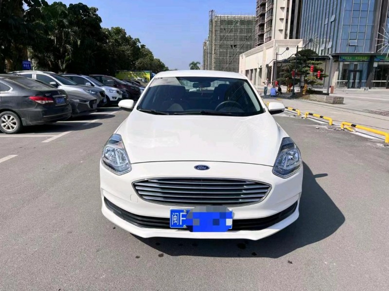 枣庄19年福特福睿斯1