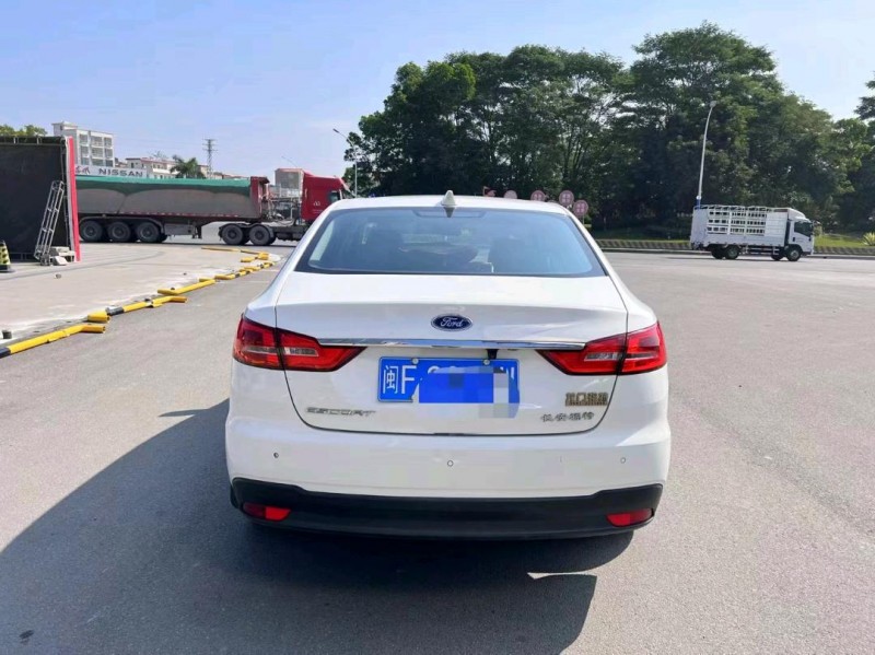 枣庄19年福特福睿斯5