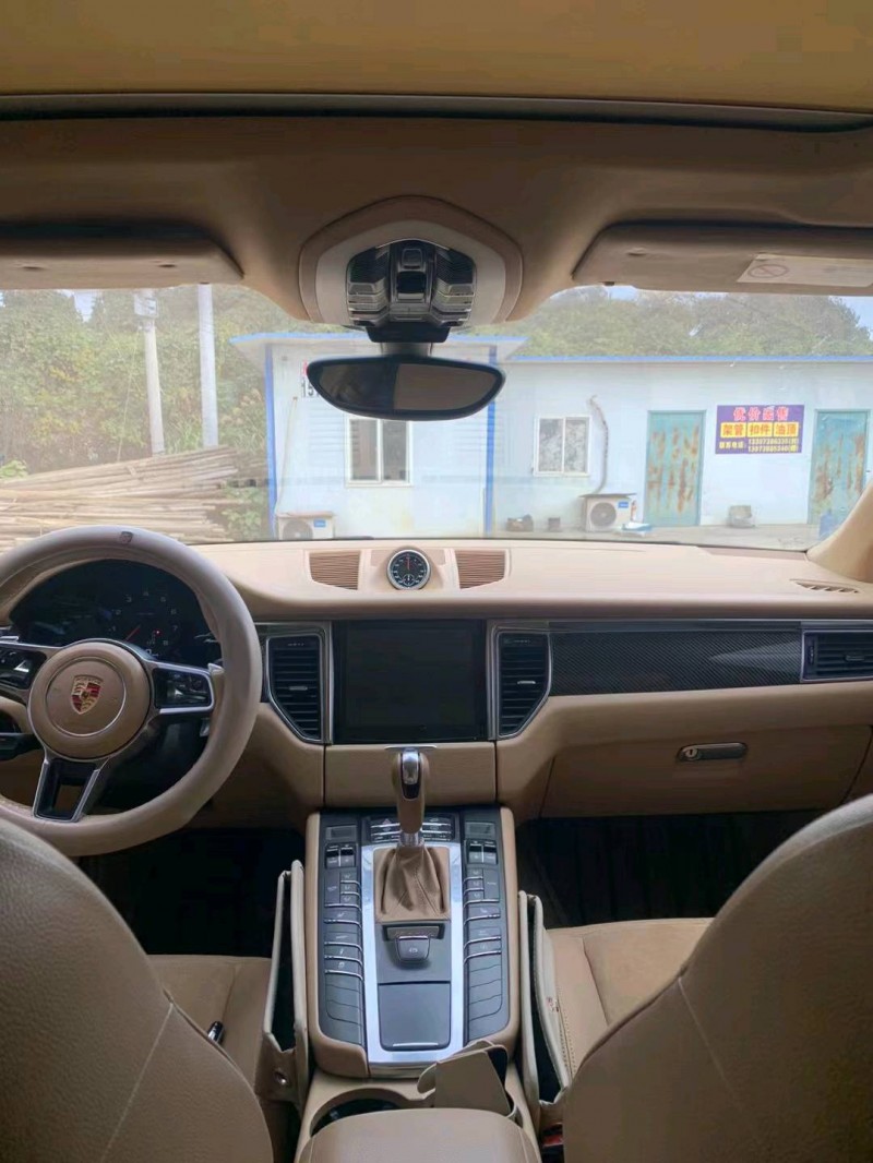 东营15年保时捷Macan7