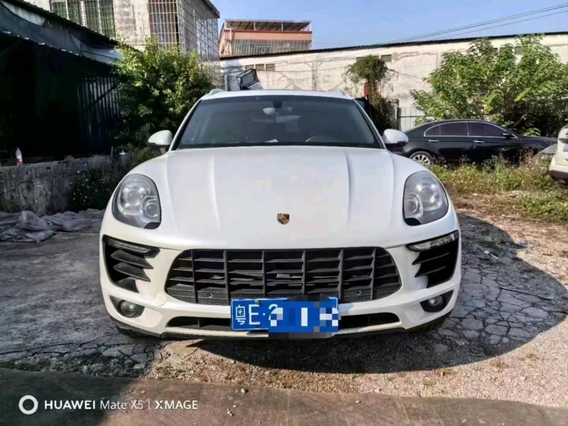 广州15年保时捷Macan1