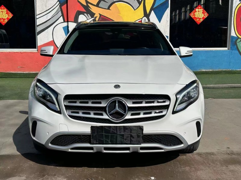 济宁19年奔驰GLA1