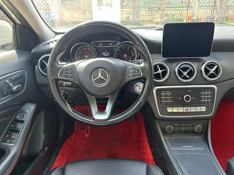 济宁19年奔驰GLA6