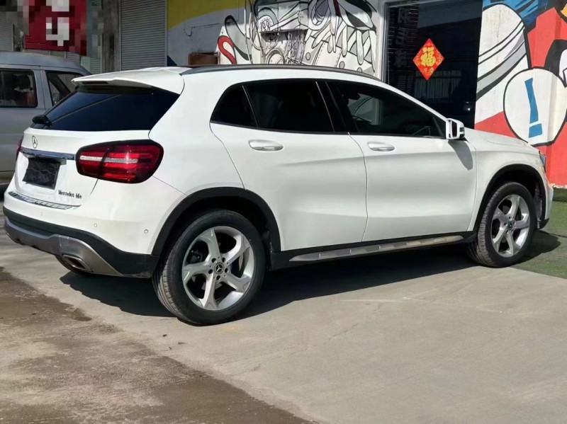 济宁19年奔驰GLA7