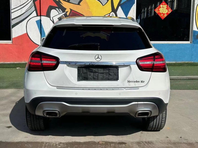 济宁19年奔驰GLA9