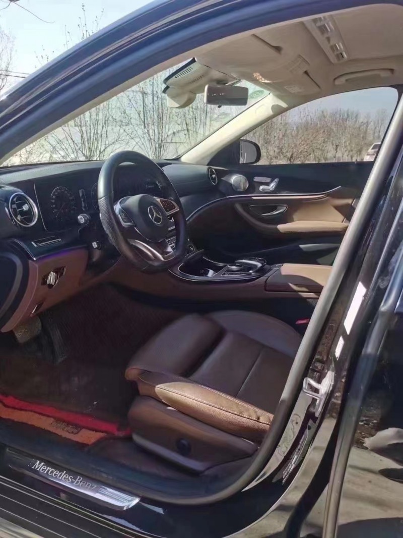 济宁18年奔驰E6