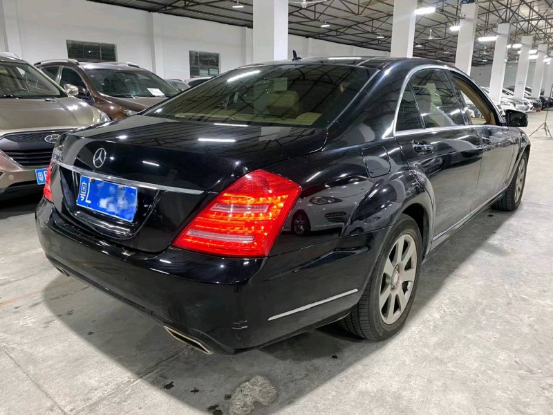 广州13年奔驰S8