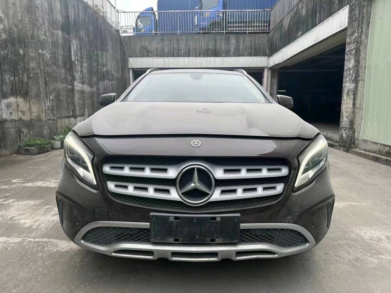 广州18年奔驰GLA1