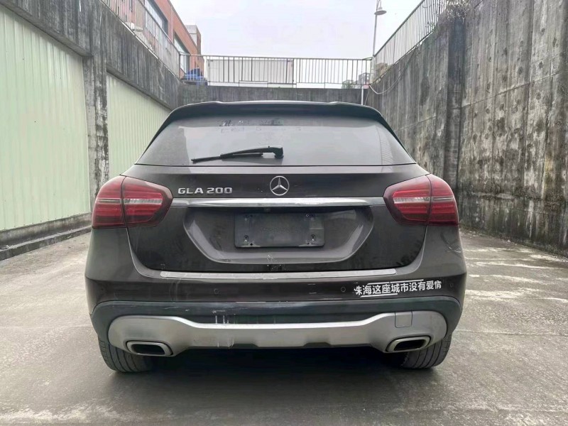 广州18年奔驰GLA9