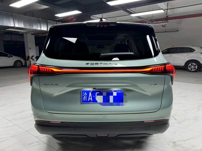 成都23年东风风行游艇7