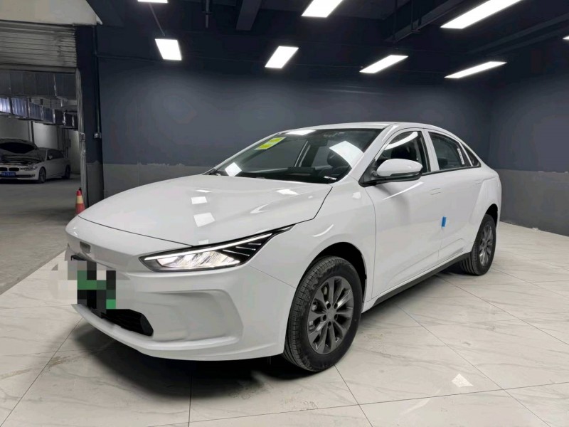 成都23年吉利几何2