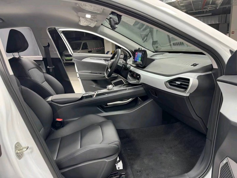 成都23年吉利几何3