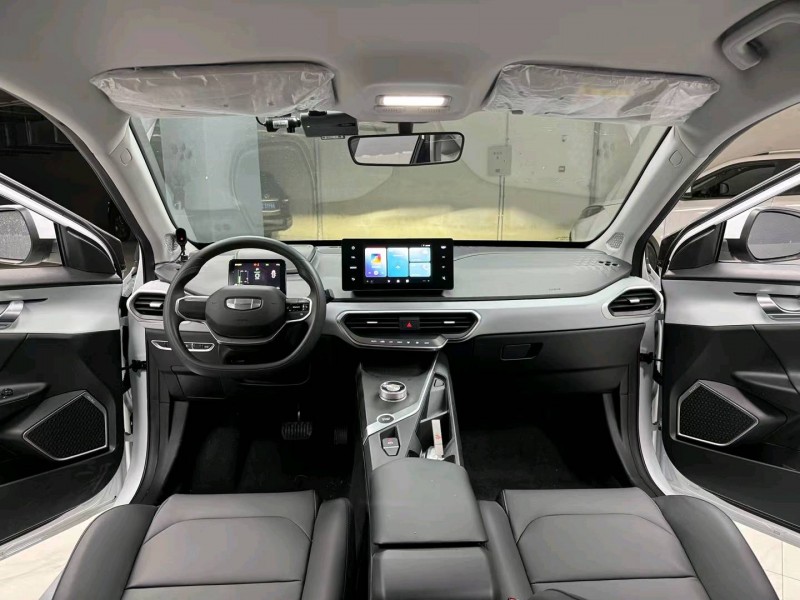 成都23年吉利几何9