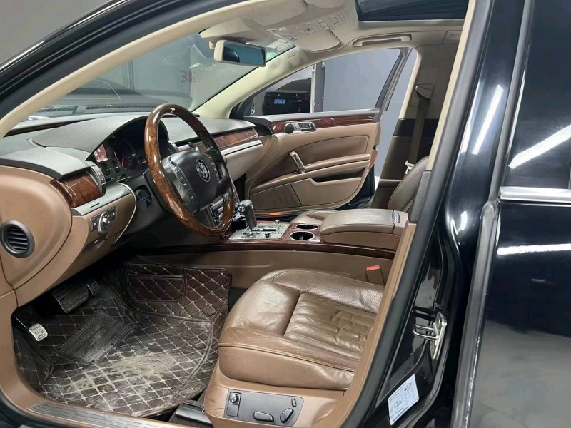 成都13年大众辉腾5