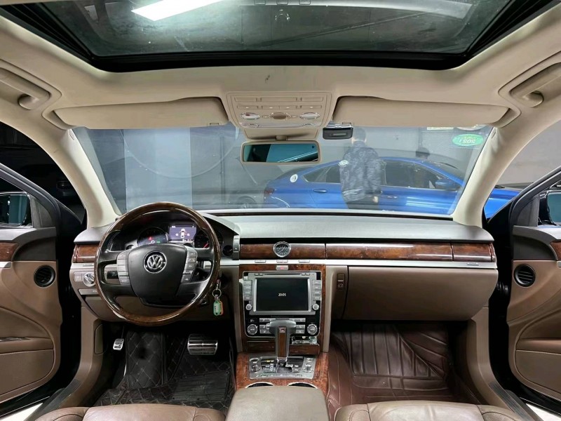 成都13年大众辉腾8