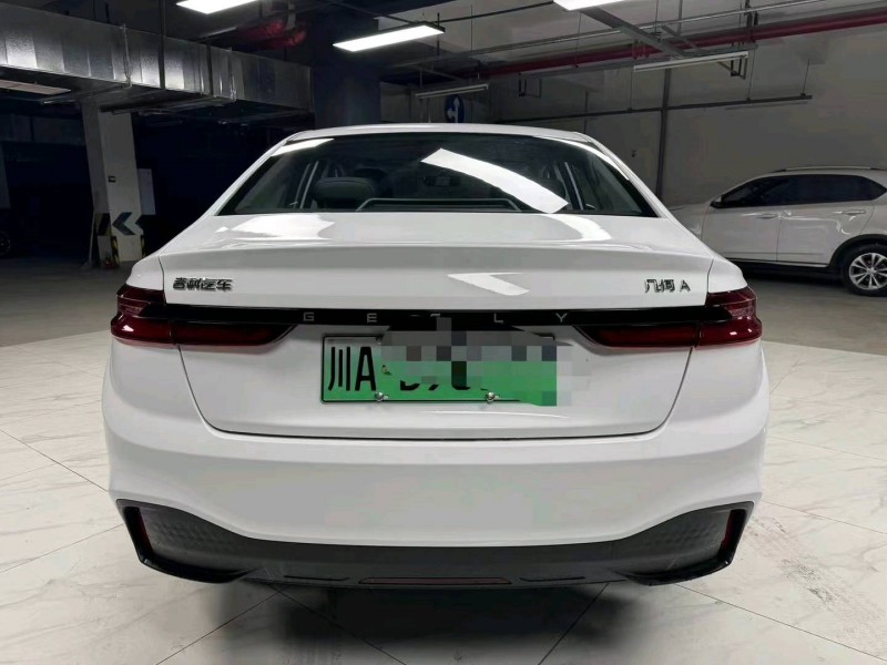 成都24年吉利几何7