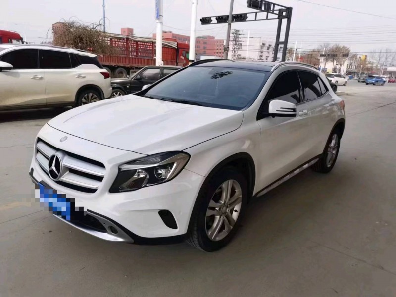 保定15年奔驰GLA2