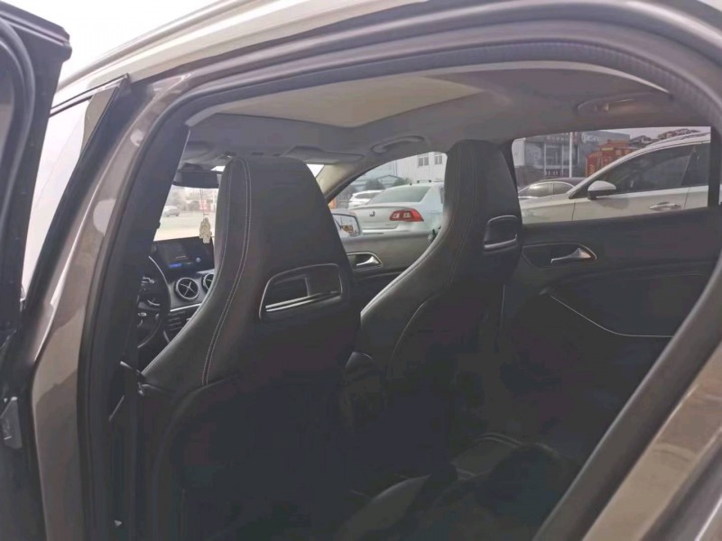 保定15年奔驰GLA3