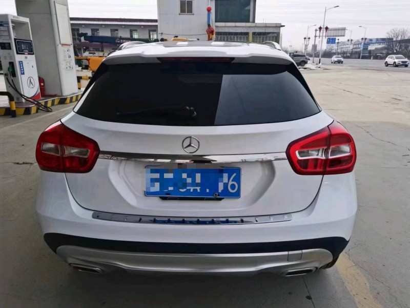 保定15年奔驰GLA8