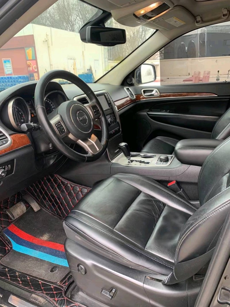 保定13年Jeep大切诺基4