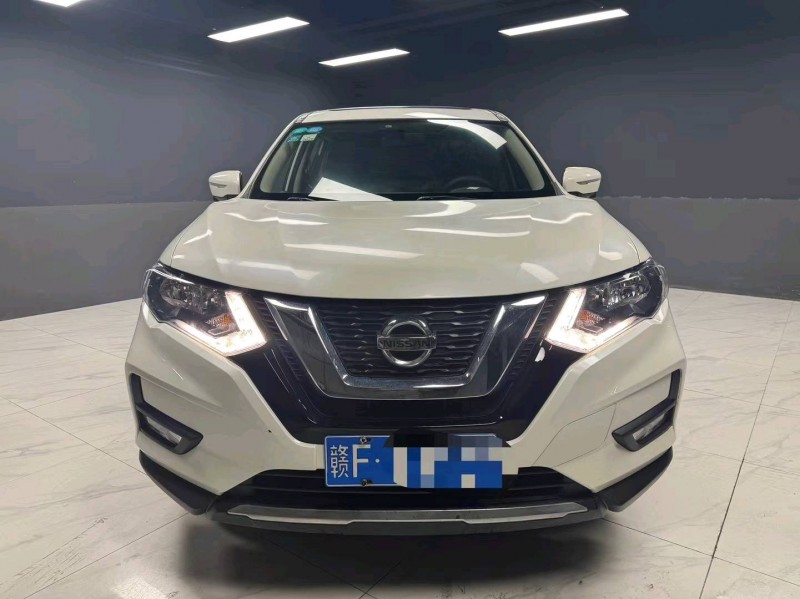 成都18年日产奇骏1