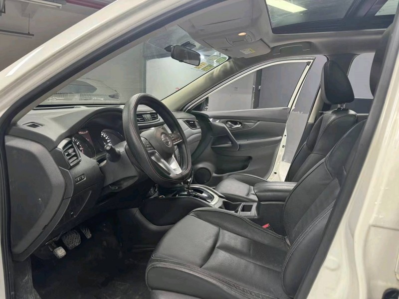 成都18年日产奇骏5