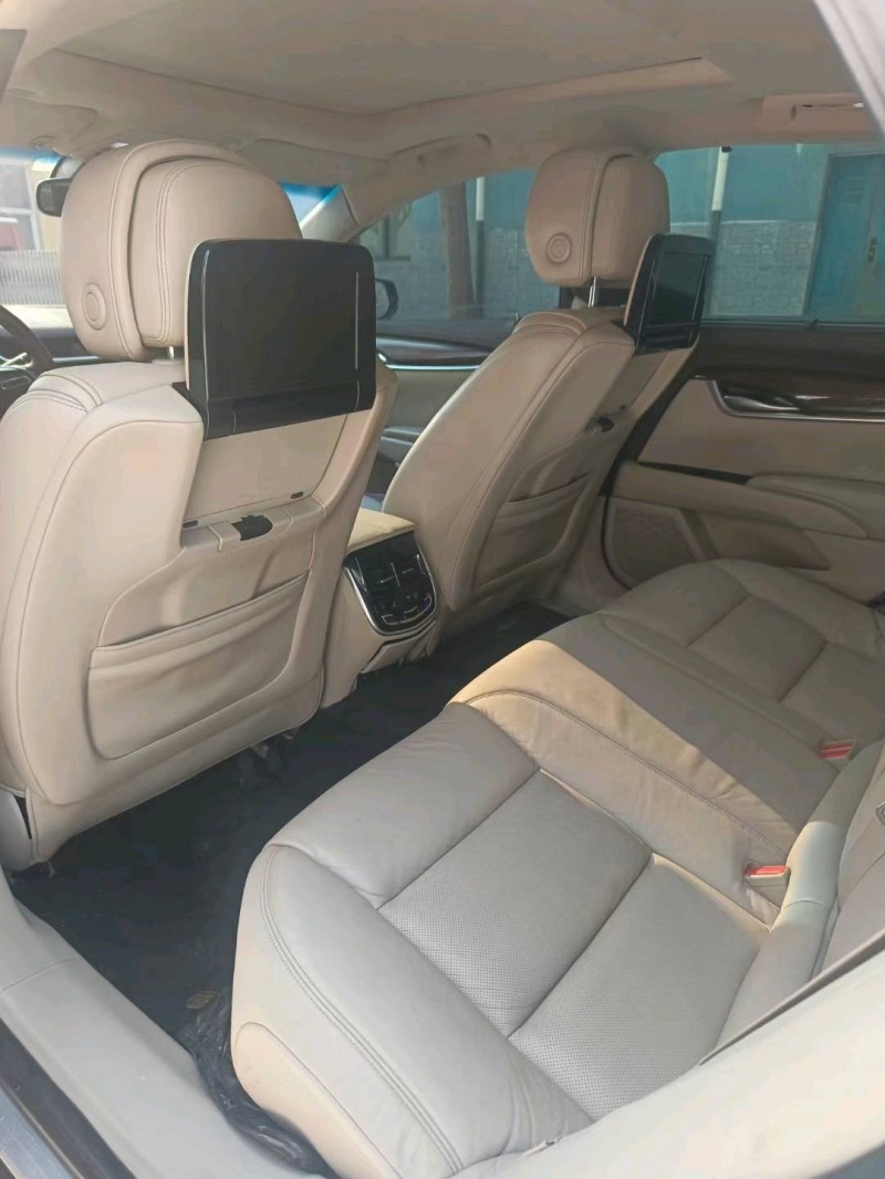 保定14年凯迪拉克XTS7