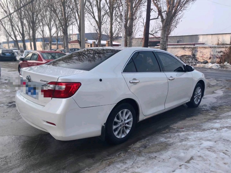 保定12年丰田凯美瑞4