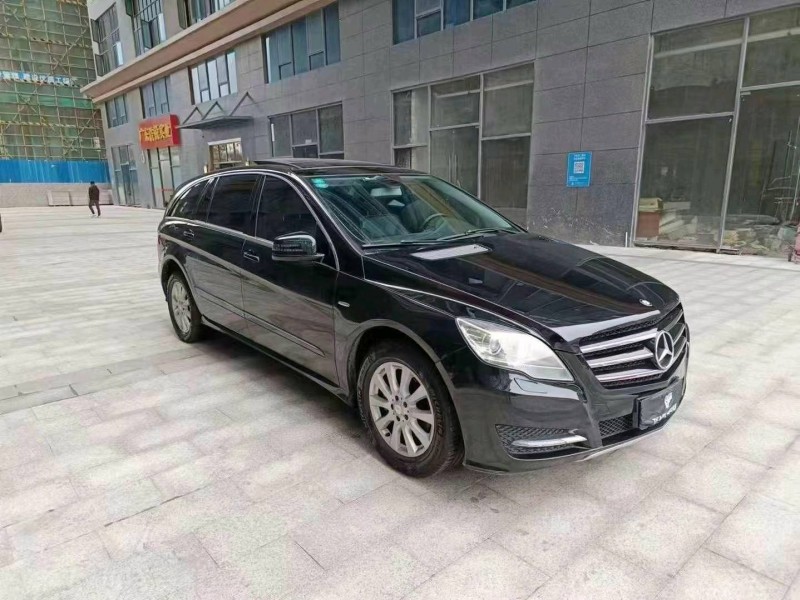 广州17年奔驰R2