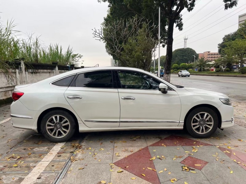 东莞17年本田思铂睿8