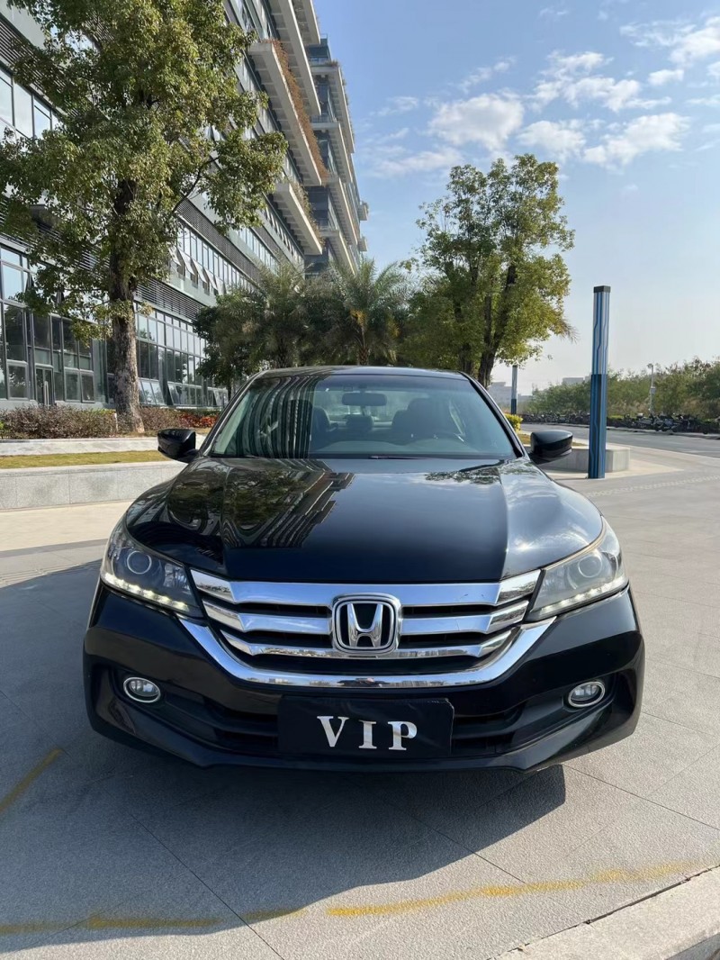 东莞16年本田雅阁1