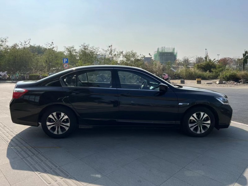 东莞16年本田雅阁7