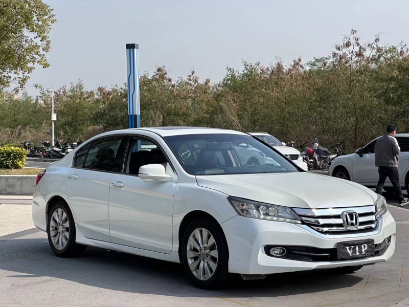 东莞16年本田雅阁2