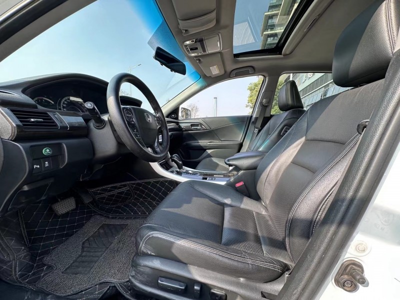 东莞16年本田雅阁8