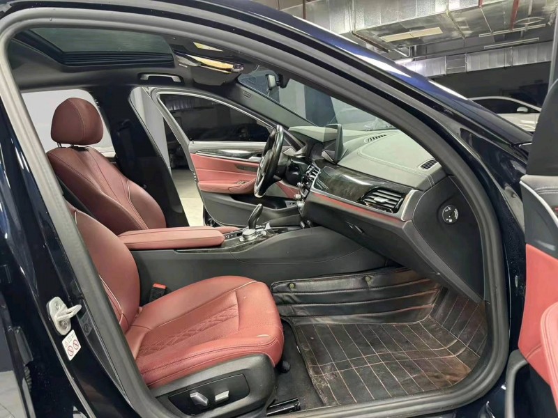 成都21年宝马5系3