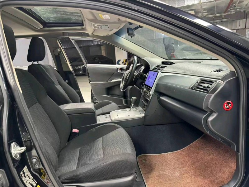 成都15年丰田凯美瑞6