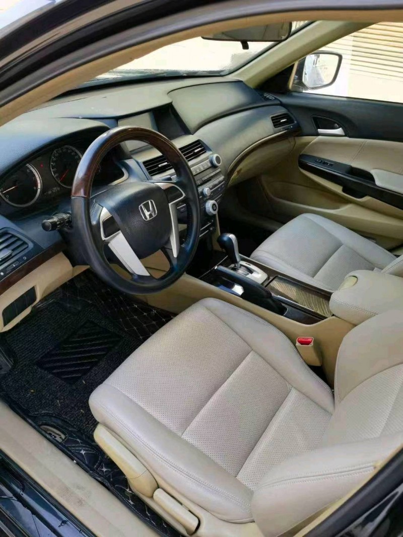 东营13年本田雅阁7