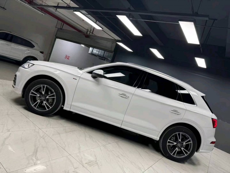 成都20年奥迪Q53