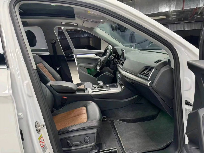 成都20年奥迪Q57