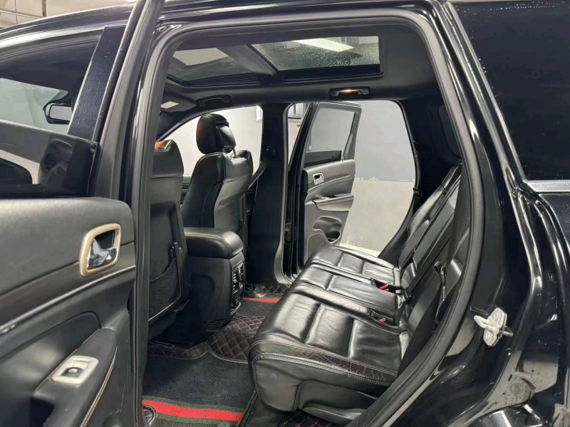 成都15年Jeep大切诺基6