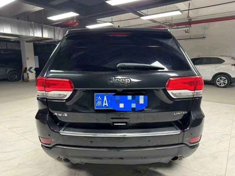 成都15年Jeep大切诺基8