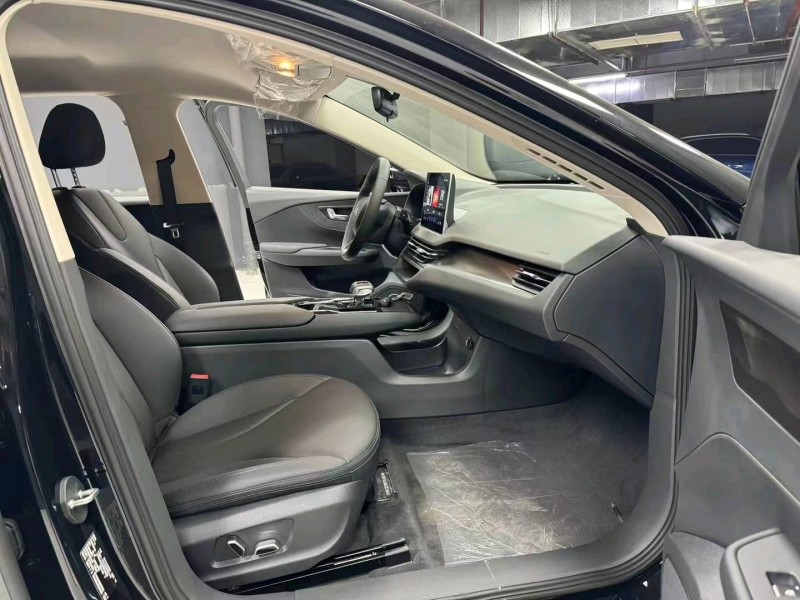 成都24年红旗E-QM54