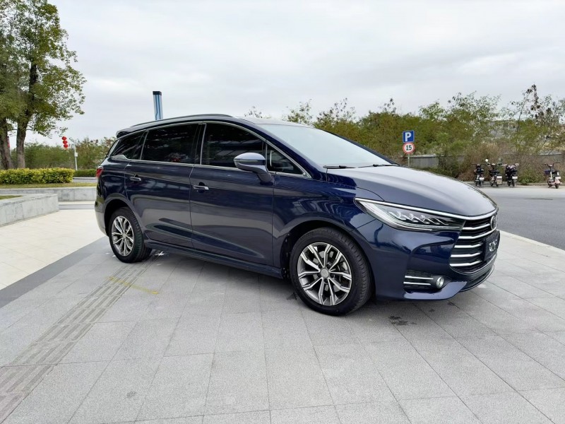 东莞19年比亚迪宋MAX2