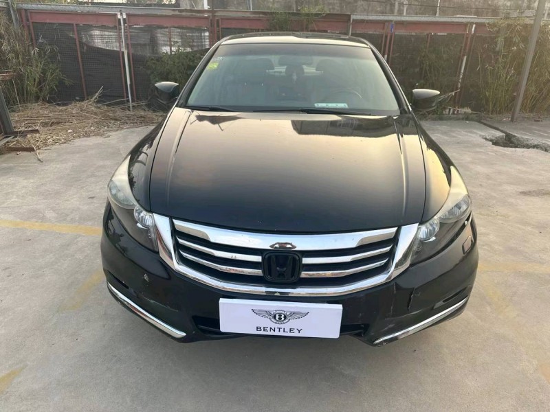 广州13年本田雅阁1