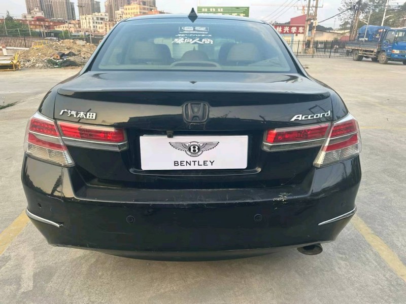 广州13年本田雅阁5