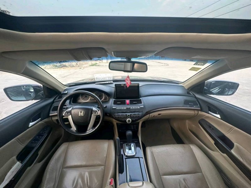 广州13年本田雅阁8