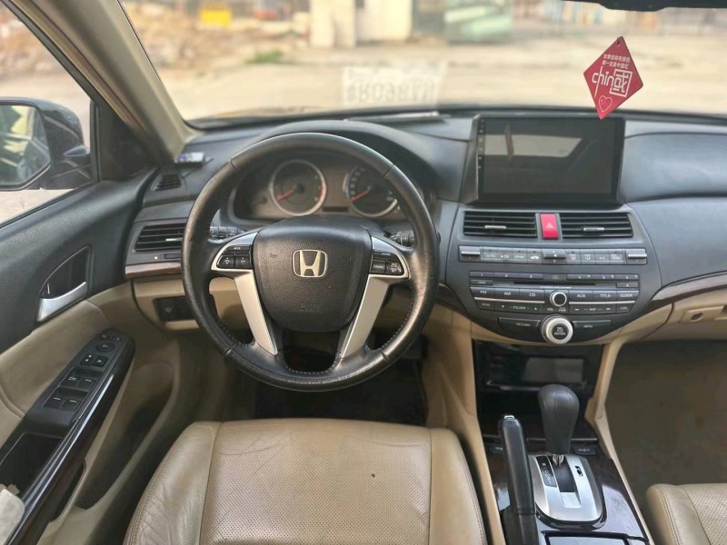 广州13年本田雅阁9