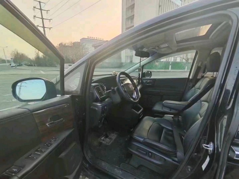 邯郸17年本田艾力绅8