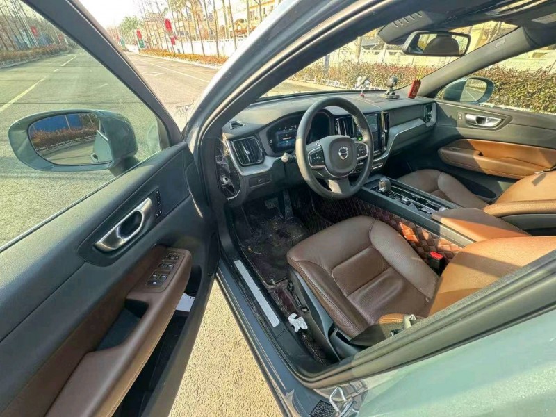 东营23年沃尔沃XC606